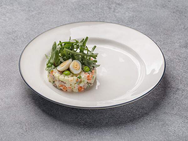 Lobby Bar - Салат Оливье с говядиной