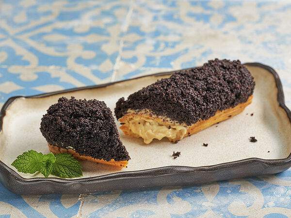 Урюк - Эклер с маком