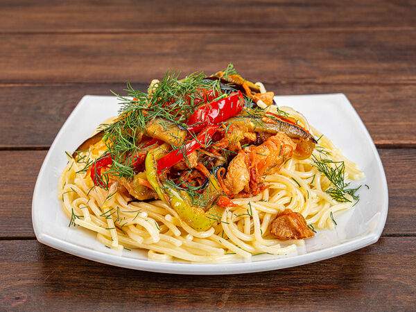 Столовочка - Спагетти с курицей и овощами