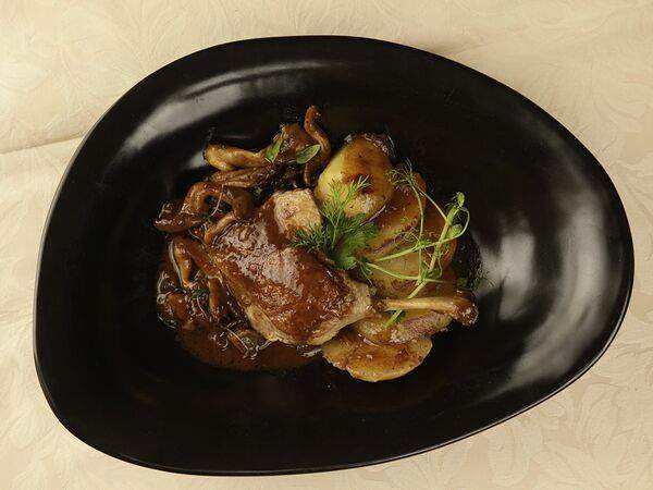 City - Утиная ножка с вешенками и картофелем