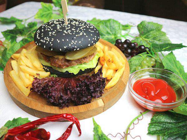 Вечная пятница - Бургер класика черная булка