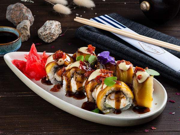 Березка - Ролл с манго и креветкой темпура