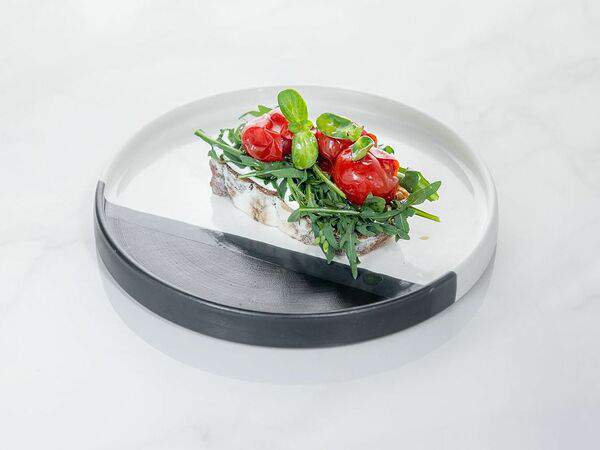 Воронка кофе и вино - Тапас печеные черри и руккола