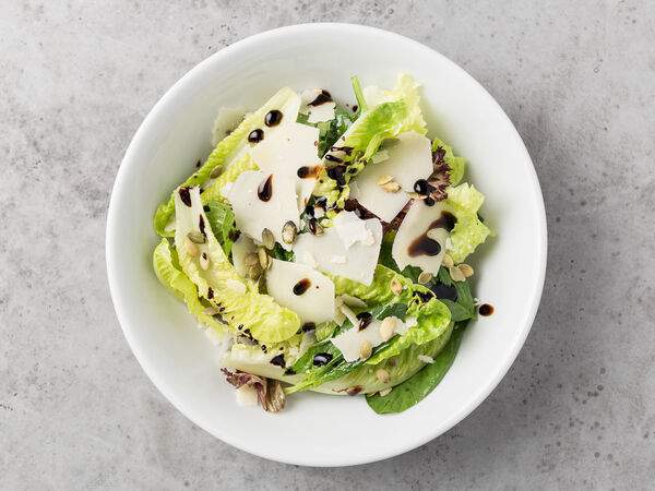 Osteria Mario - Большой зеленый салат с пармезаном