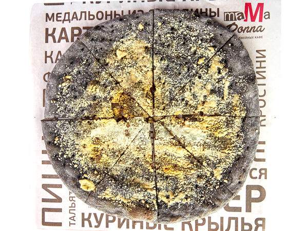 Mama Donna - Фокаччо с чернилами каракатицы и сыром Пармезан