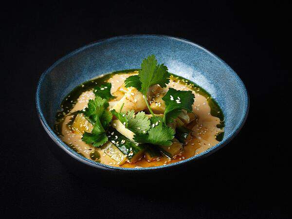 Кабуки - Маринованные огурцы, артишоки и кунжутный соус