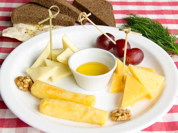 Трактир Старый Амбар - Ассорти из сыров