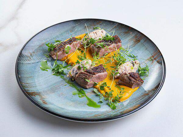 Holy place - Утиная грудка/ пармантье из моркови/ сливочные кнели