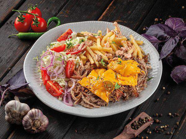 Братья Мясницкие - Большая тарелка Роял фри с рваной свининой