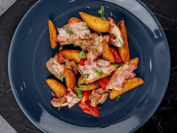 Pizza Hub - Картофель по-деревенски с курицей и беконом