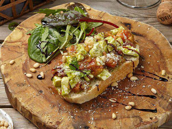 Liman - Брускетта с томатами и сыром моцарелла