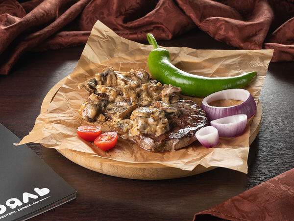 Ресторан Рояль - Медальоны из говядины под сливочно-грибным соусом