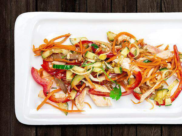 Pho Bo Азия - Тайский салат с курицей