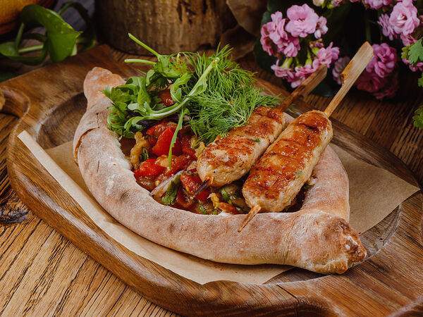Пиноккио Djan - Хачапури с кебабом из курицы и аджапсандали