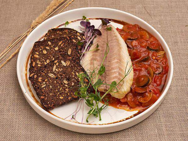 Диет  меню - Дорада с соусом пилати