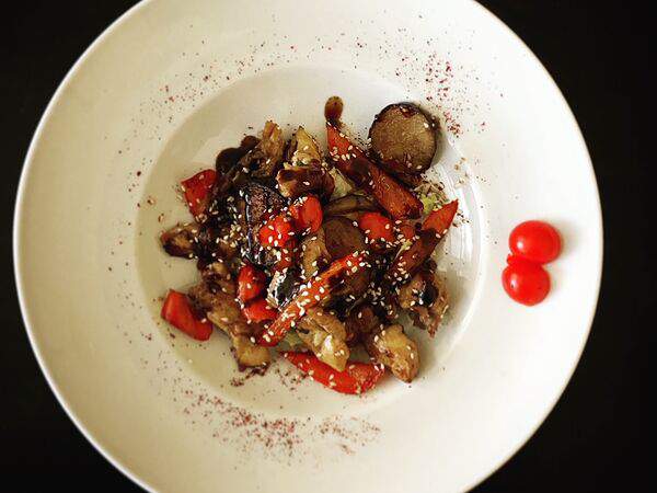 Хачапури и хинкали - Теплый салат с индейкой