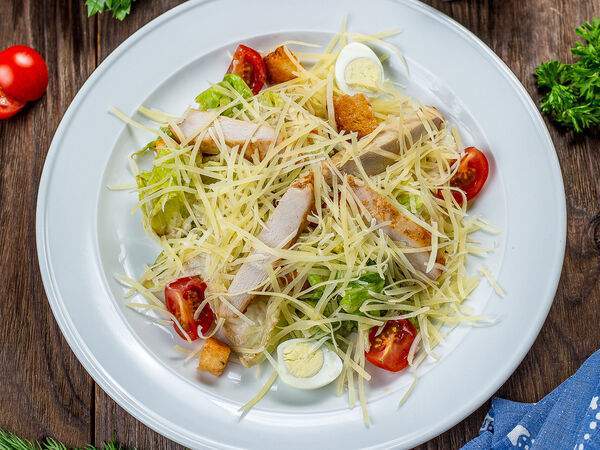 Хинкали & Хачапури - Салат Цезарь с куриной грудкой