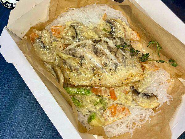 Старый якорь - Фрикасе из судака с фунчозой