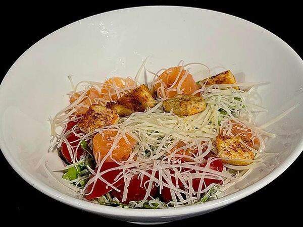 Bizon Grill Pub - Цезарь с семгой