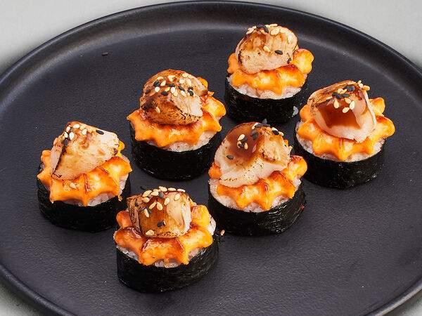 Mojo - Ролл с крабом и гребешком гриль