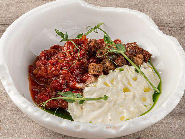 Веранда - Лечо из печеных на огне овощей с сыром страчателла