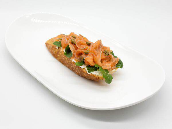 NEBO - Брускетта с лососем