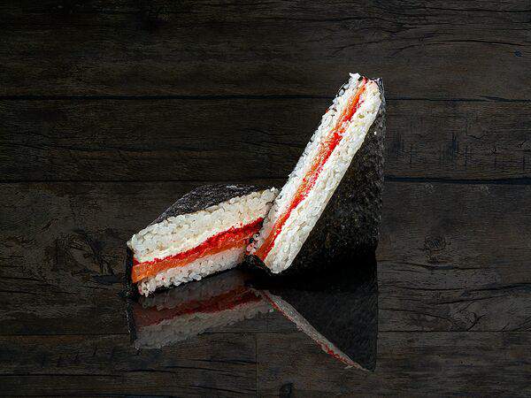 Kinza House - Сэндвич-ролл с лососем