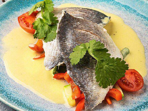 Plovlounge - Дорада на пару с овощами