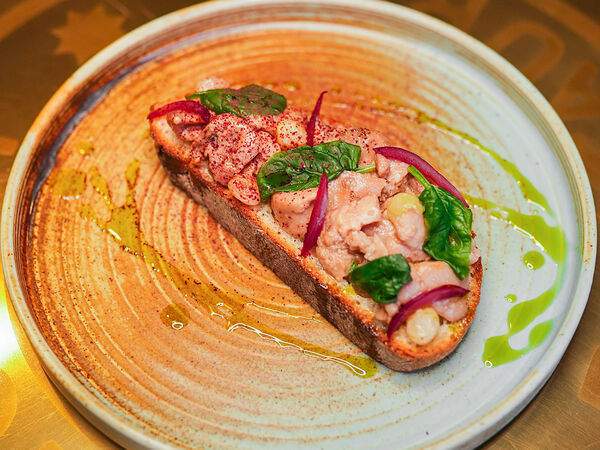 Ресторан 101 - Брускетта с печенью трески