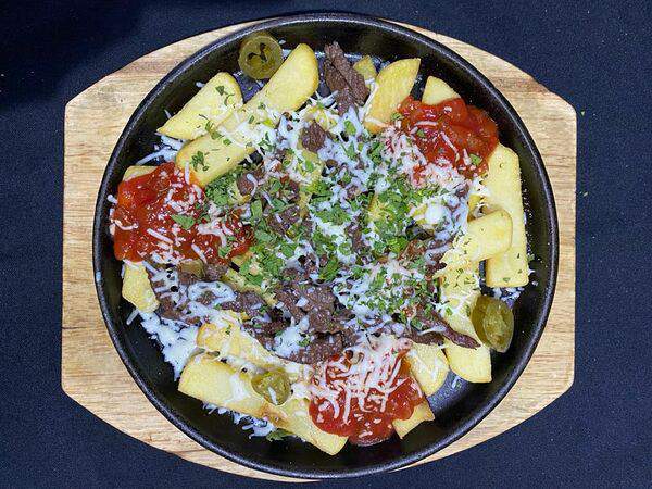 Сохо - Жареный картофель путин со свининой