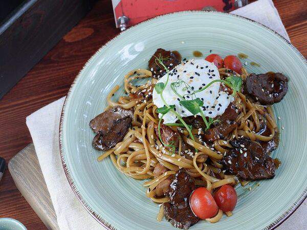 Кофейня 8512 - Спагетти с соусом Терияки, телятиной и беконом