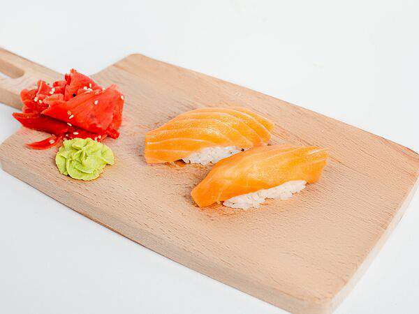 Снекмаркет - Суши с лососем