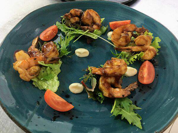 The Room - Креветки гриль в соусе май-тай