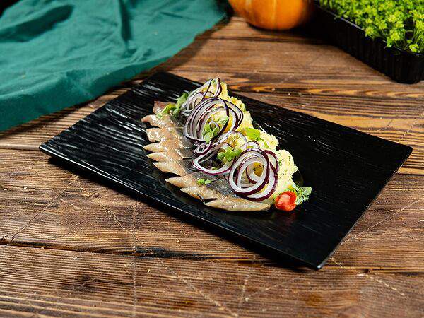 Gastro Pub Hooligans - Сельдь по-домашнему с картофелем и луком