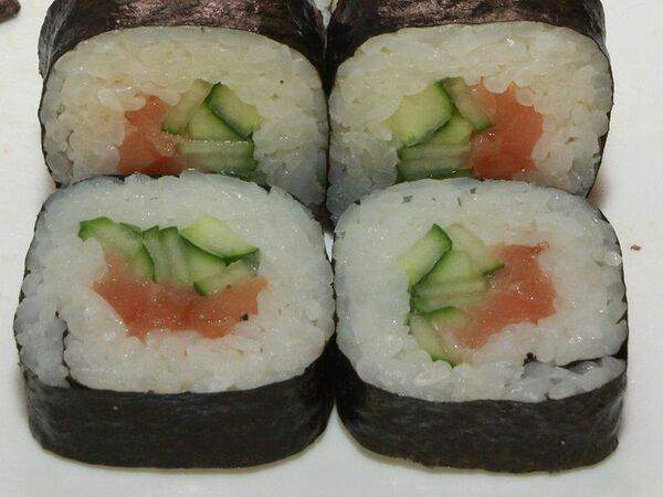 Set Bar - Ролл с лососем и огурцом
