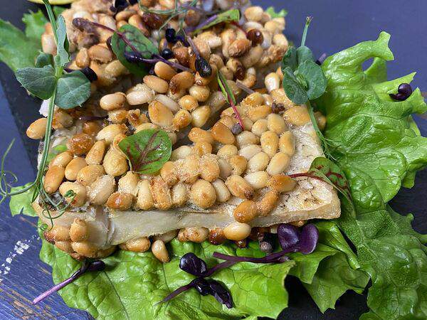 Wedka - Стейк из сига в кедровых орешках