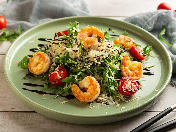 Здрасьте! Нам по пасте! - Салат с тигровыми креветками и рукколой