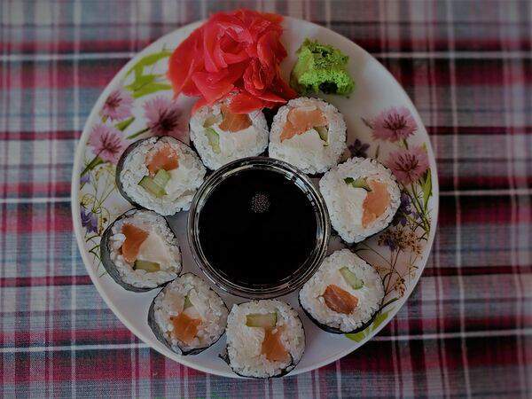 Банный ресторан Свежесть - Роллы Свежесть с лососем