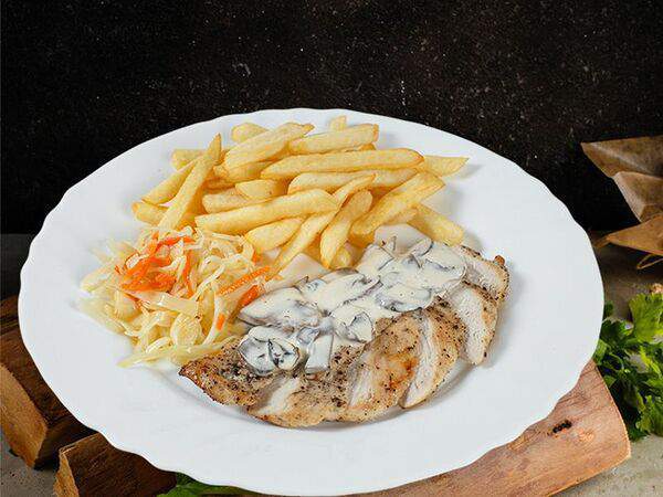 Parkofka - Куриная грудка в сливочно-грибном соусе