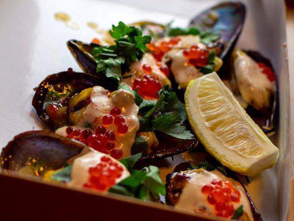 Crayfish - Мидии на створке с красной икрой