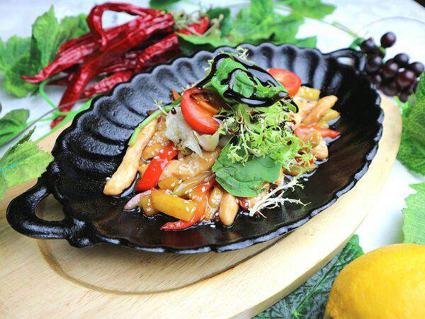 Вечная пятница - Куриное филе в к/с соусе с ананасом