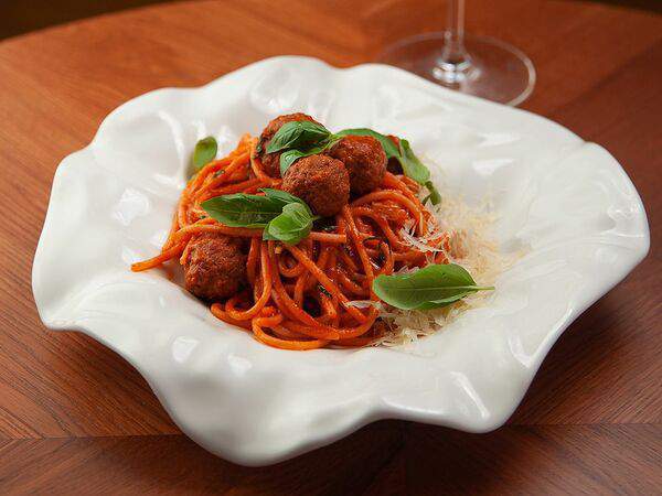 Koza Bistro - Спагетти с фрикадельками из вырезки говядины