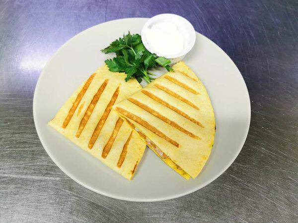 Мустанг - Кесадилья с курицей и грибами