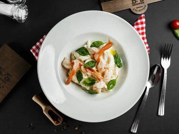 Б&Б Бар - Ньокки с креветками и шпинатом