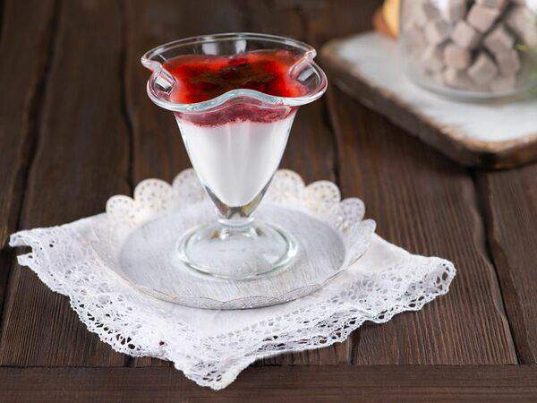 Буфетъ - Панна котта с вишней