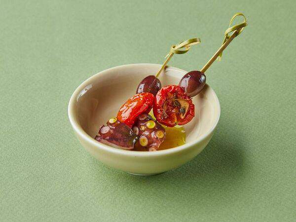 Osteria Mario - Осьминог, вяленый томат и оливка