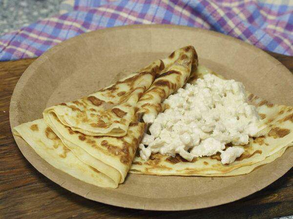 Mr. Pancake - Блин с куриной грудкой в сливках