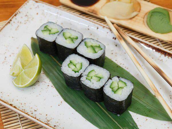 Satoshi - Ролл с огурцом