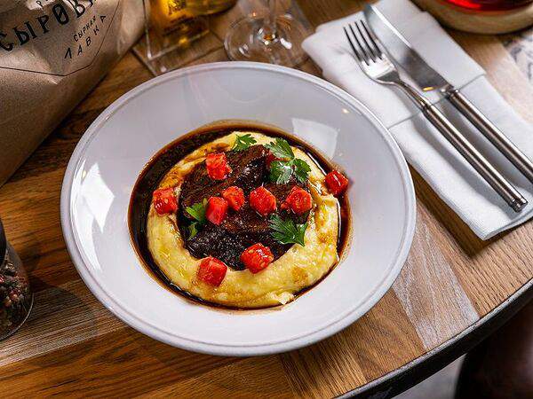 Сыроварня - Говяжьи щечки с картофельным пюре