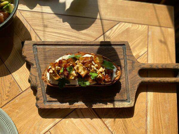 Кафе-пекарня Поль Бейкери - Брускетта с баклажаном